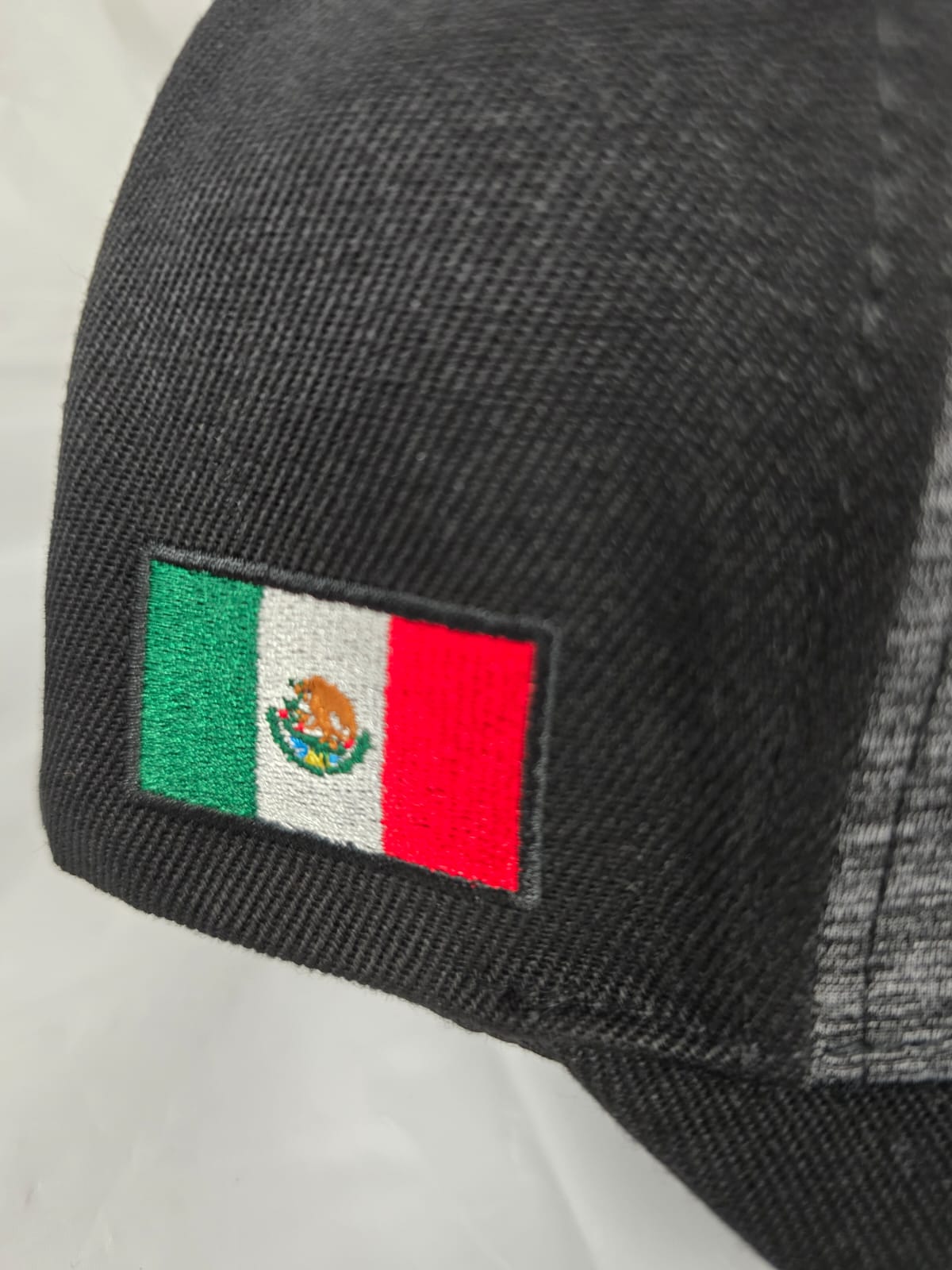 El General Bull Embroidery Cap Black/Red